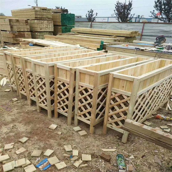 河北花箱厂家浅谈：道路花箱的材料